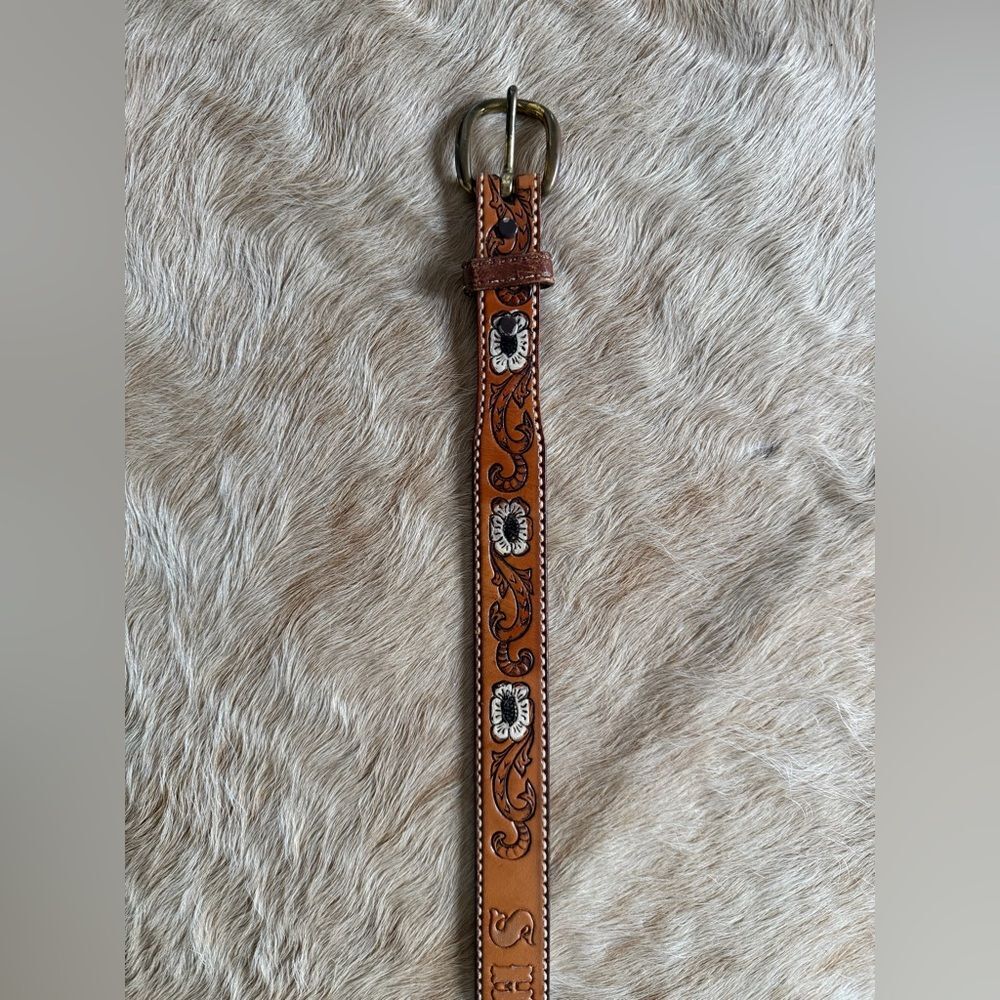 Vintage “Shirley” Hand Tooled Leather Western Belt Floral Size 30 - Picture 3 of 15